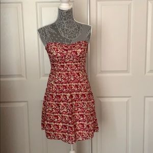 Women’s floral strapless dress